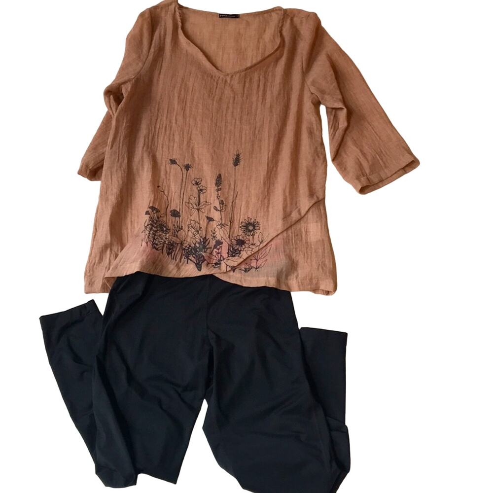 FLO  Blush Linen Top. L